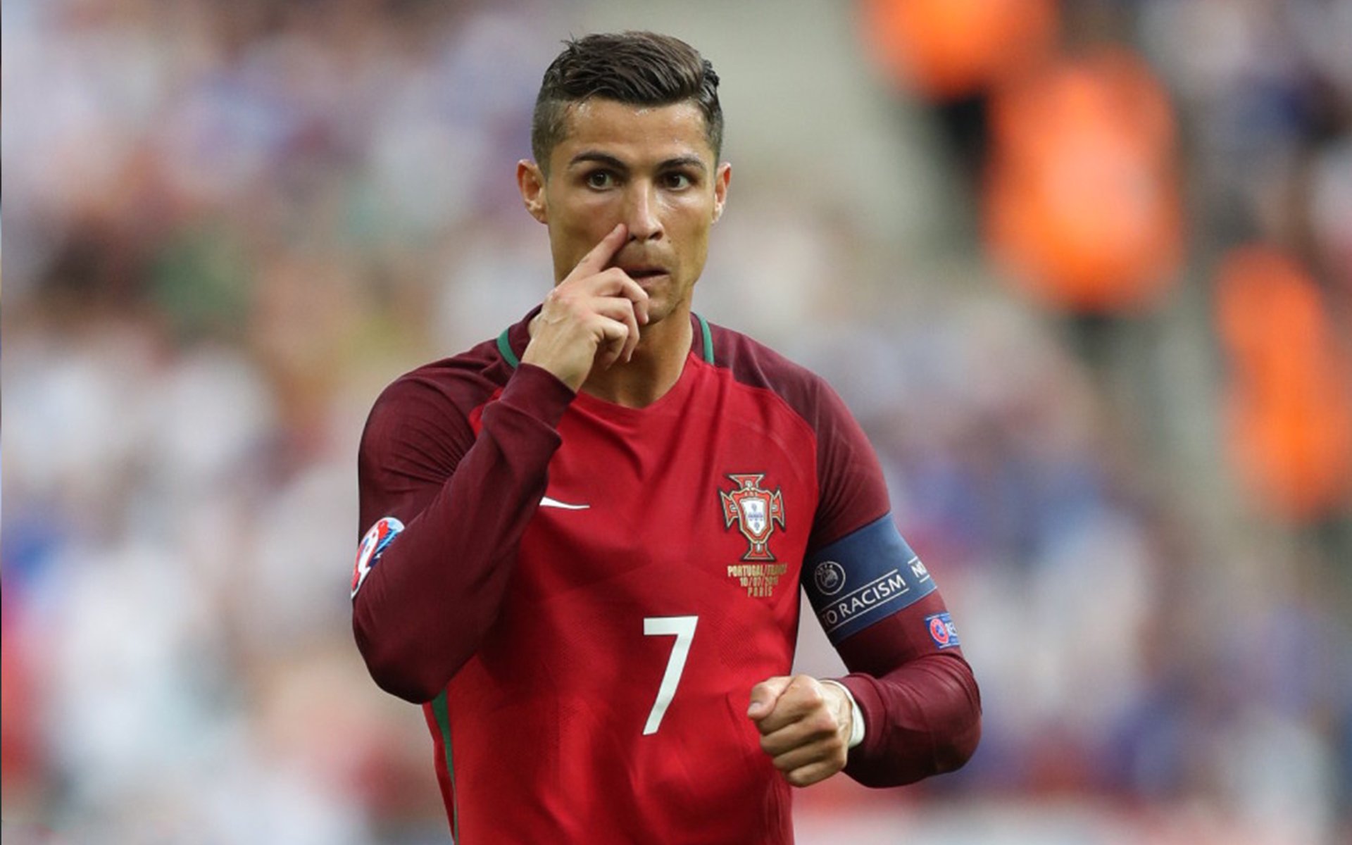 为什么 2026 年的电竞直播开始大规模应用“AR 虚拟解说视角”？